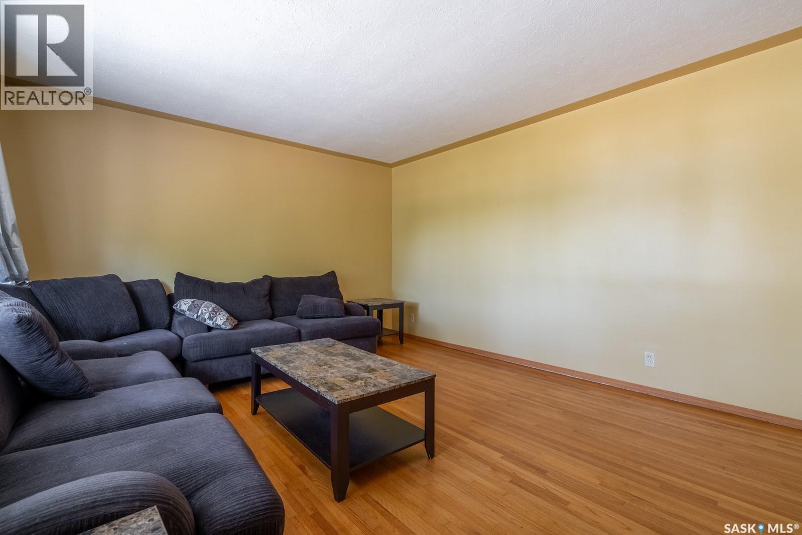 237 Orchard Crescent, Regina, Saskatchewan  S4S 5B9 - Photo 3 - SK046788