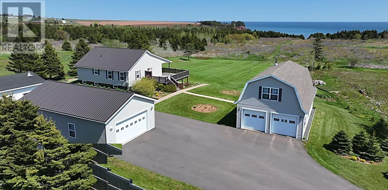 29 Macphee Avenue, Souris, Prince Edward Island  C0A 2B0 - Photo 1 - 202613517