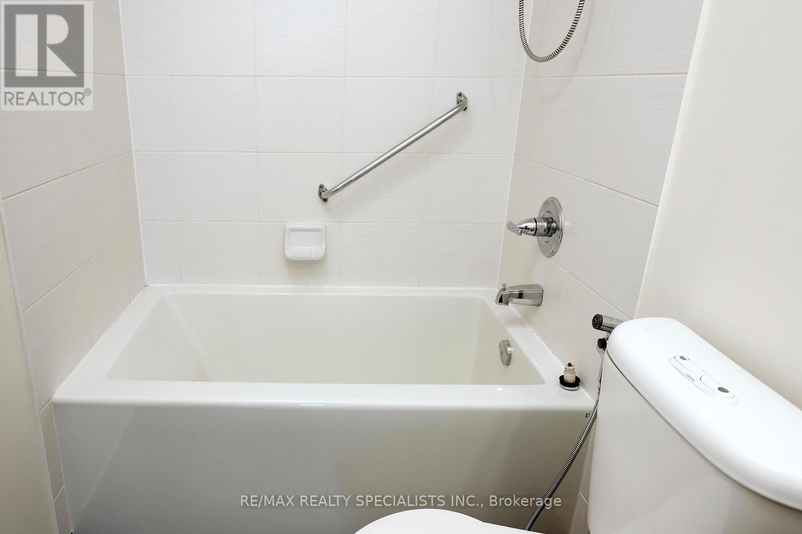 1404 - 181 Wynford Drive, Toronto, Ontario  M3C 0C6 - Photo 24 - C13717648