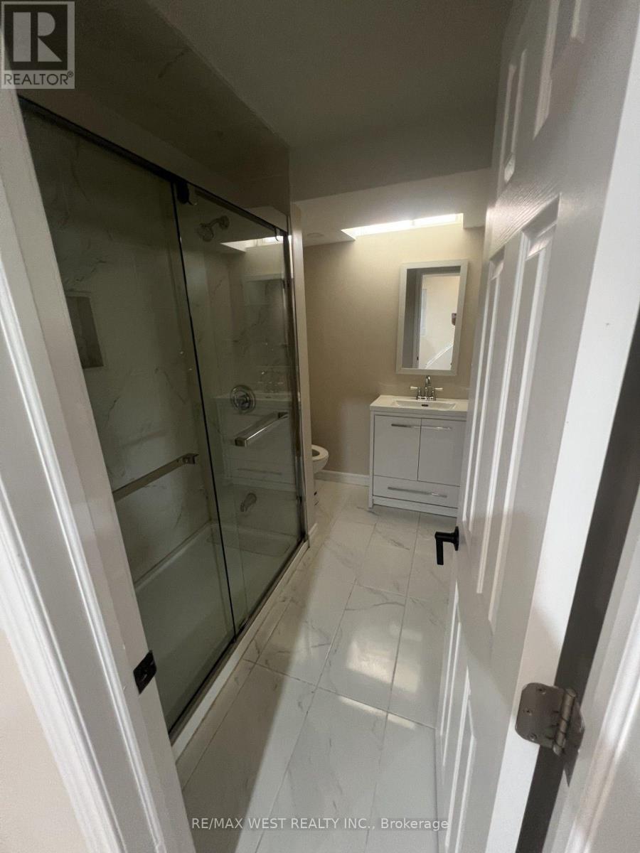 60 Furrow Drive, Whitby, Ontario  L1R 1Y7 - Photo 17 - E13717678