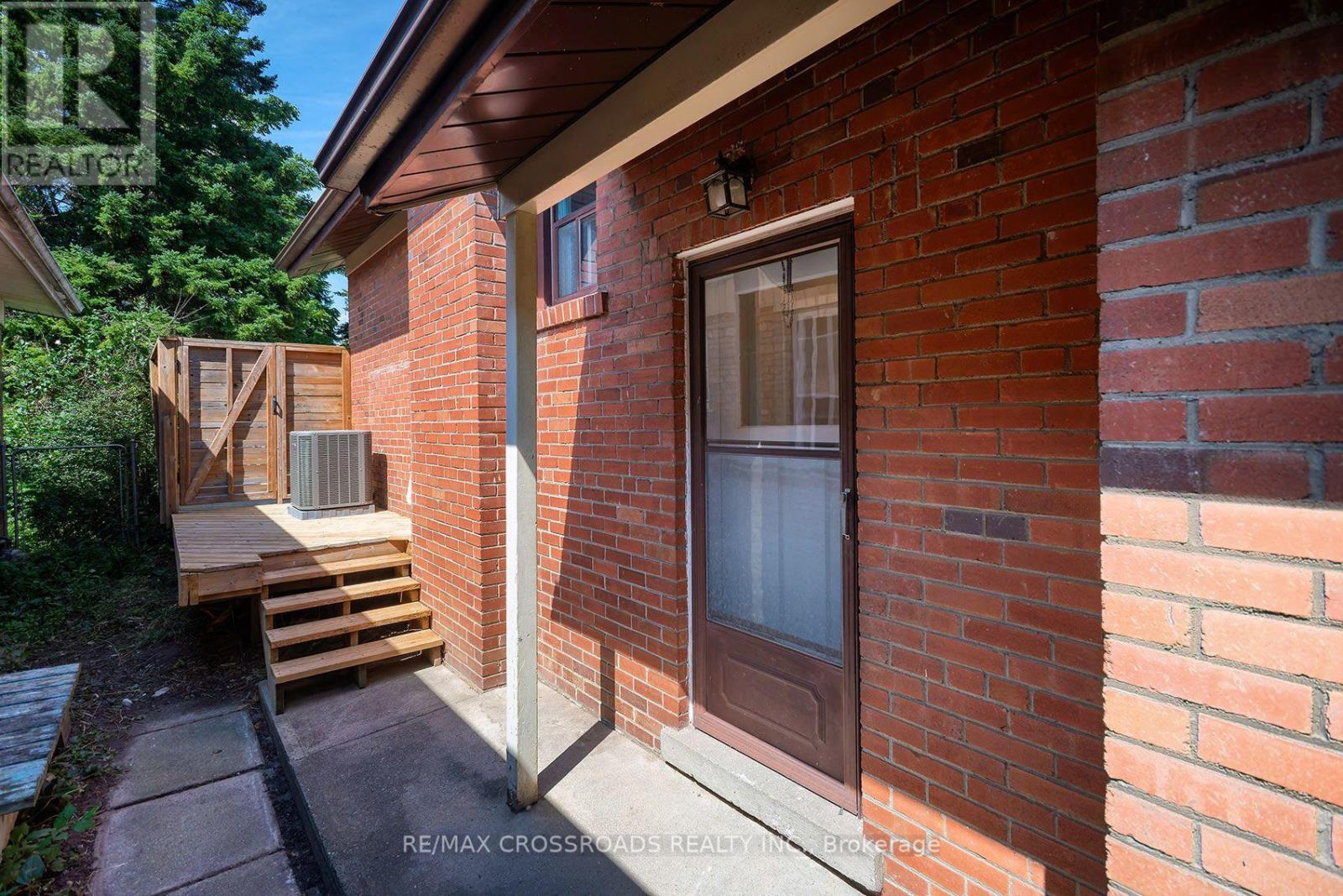 104 Haileybury Drive, Toronto, Ontario  M1K 4X5 - Photo 15 - E13717682