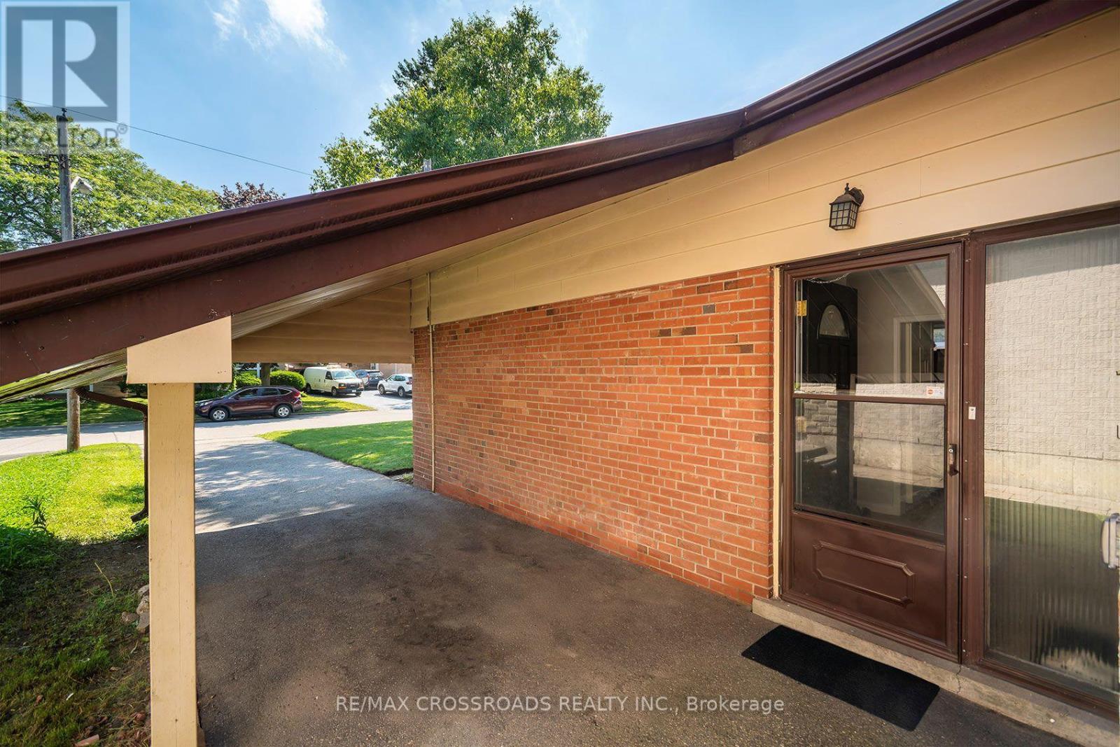 104 Haileybury Drive, Toronto, Ontario  M1K 4X5 - Photo 4 - E13717682