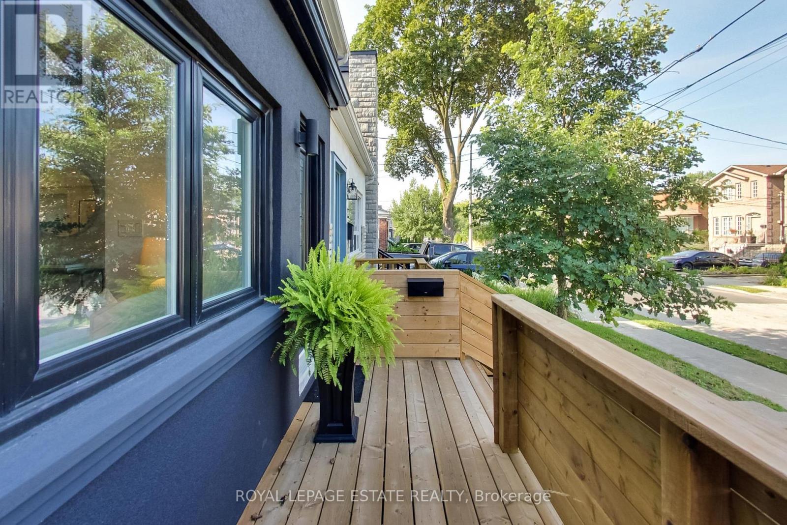 184 King Edward Avenue, Toronto, Ontario  M4C 5J8 - Photo 2 - E13717696