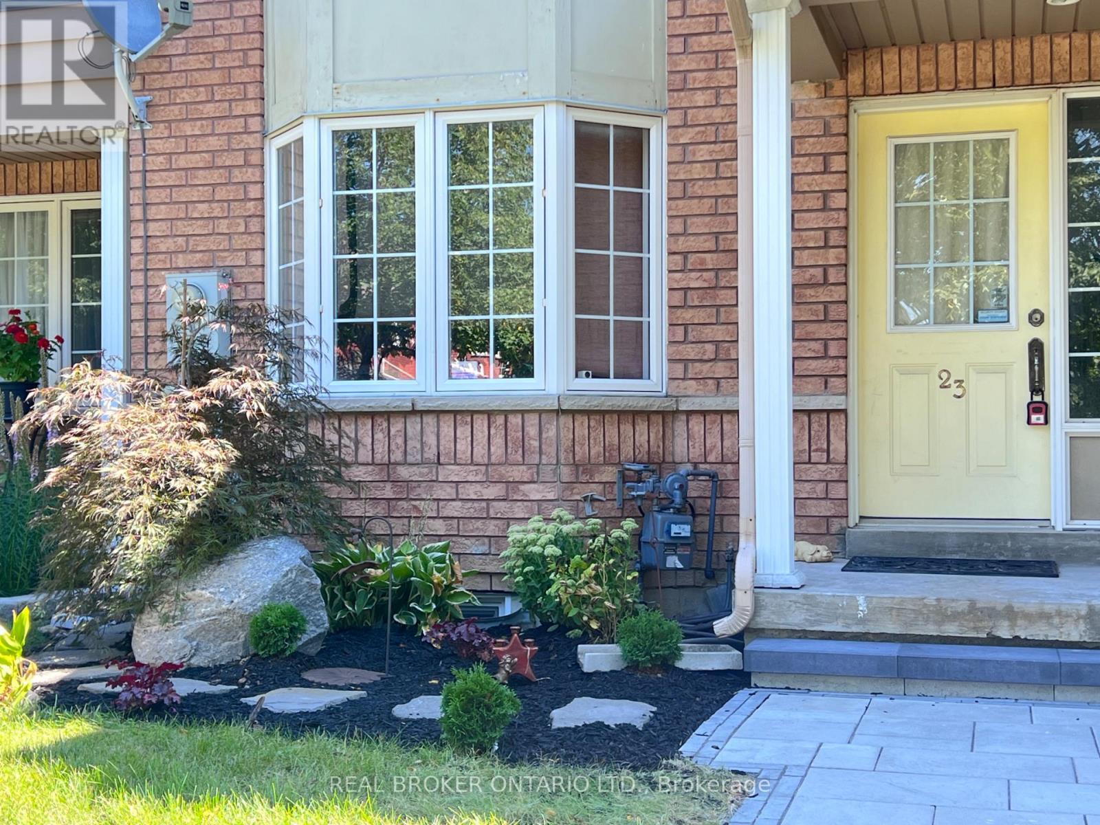 23 Piera Gardens, Markham, Ontario  L3R 5G8 - Photo 2 - N13717624