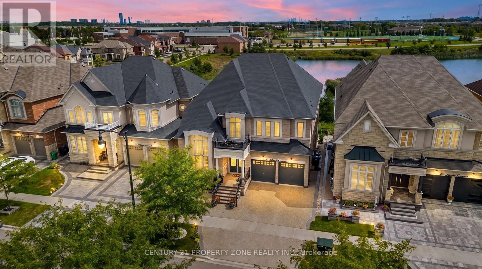 8 ADRIAN CRESCENT, Brampton, Ontario