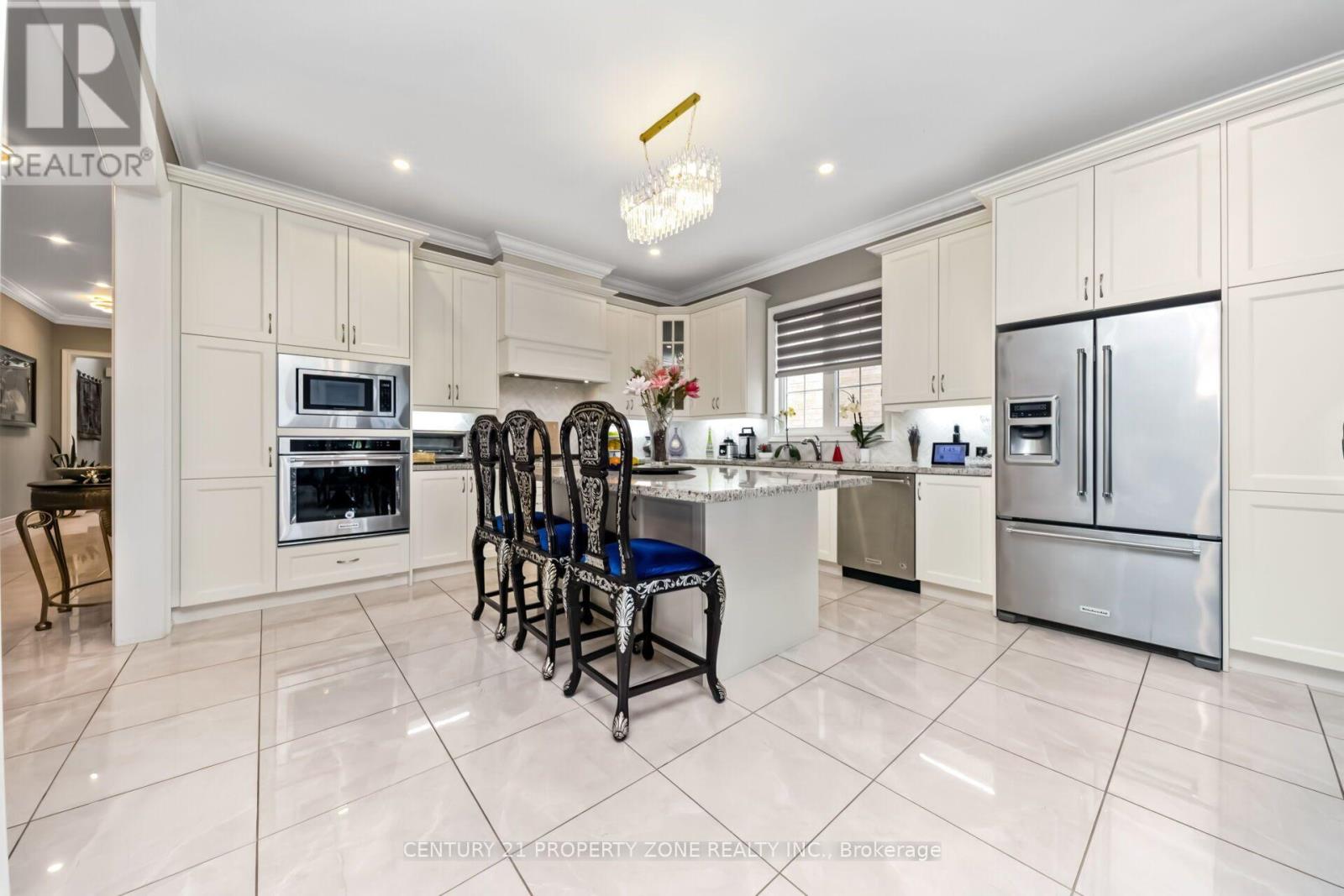 8 Adrian Crescent, Brampton, Ontario  L6X 5M6 - Photo 14 - W13717668