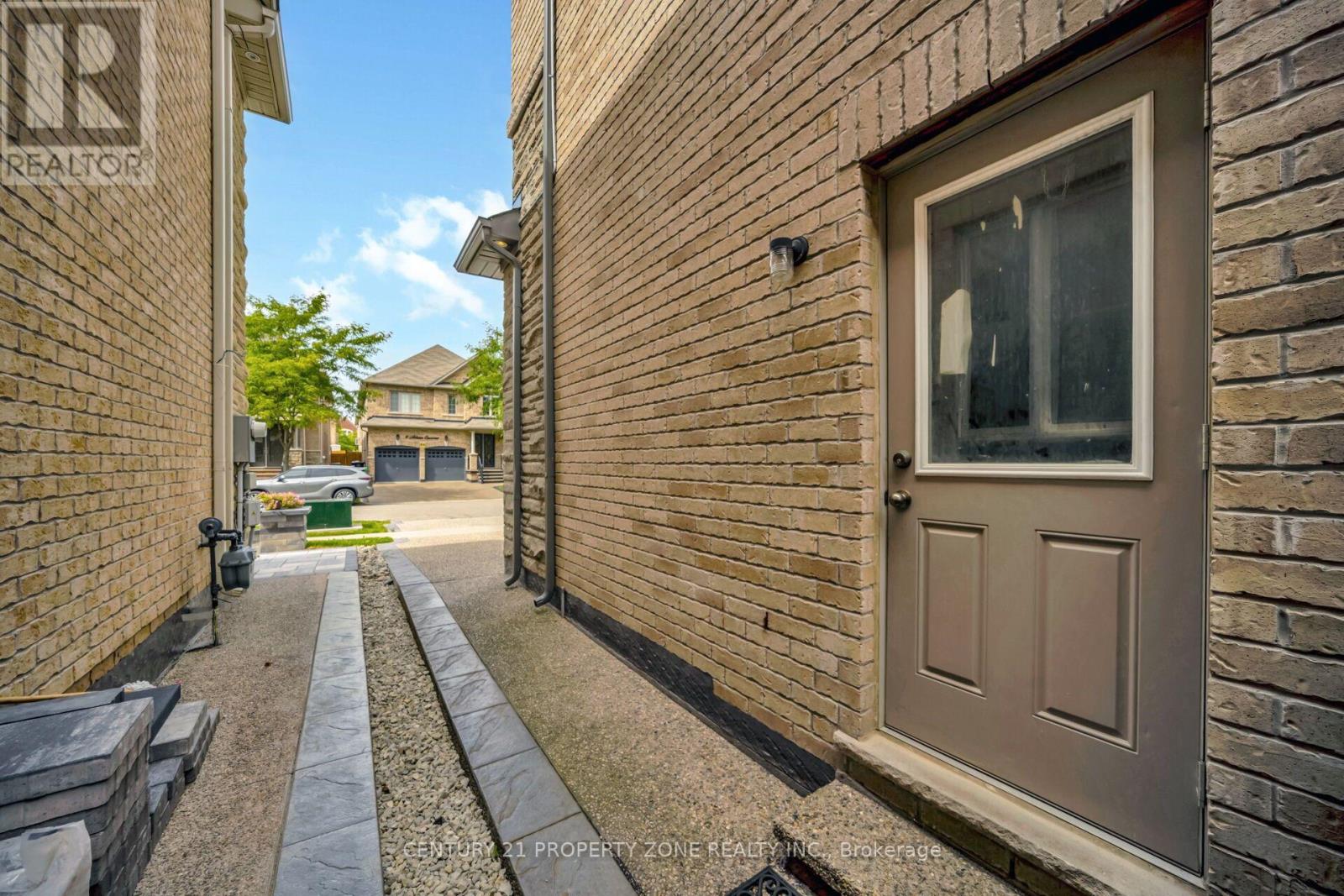 8 Adrian Crescent, Brampton, Ontario  L6X 5M6 - Photo 44 - W13717668