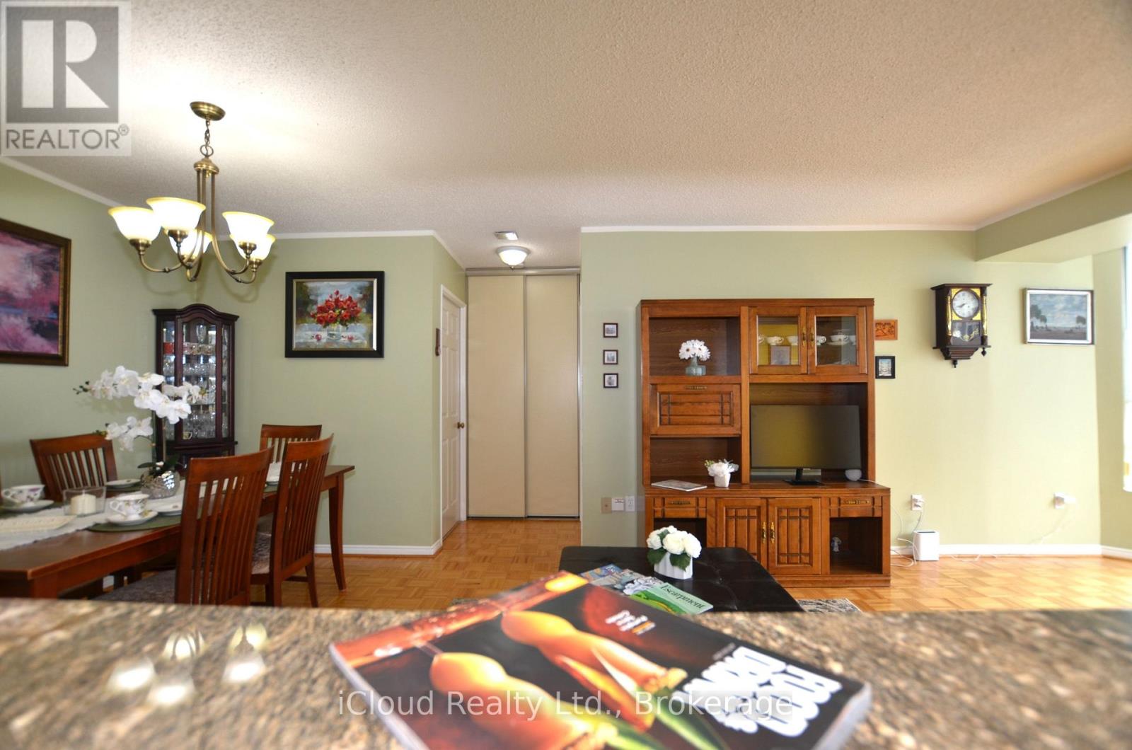 915 - 50 Kingsbridge Garden Circle, Mississauga, Ontario  L5R 1Y2 - Photo 6 - W13717694