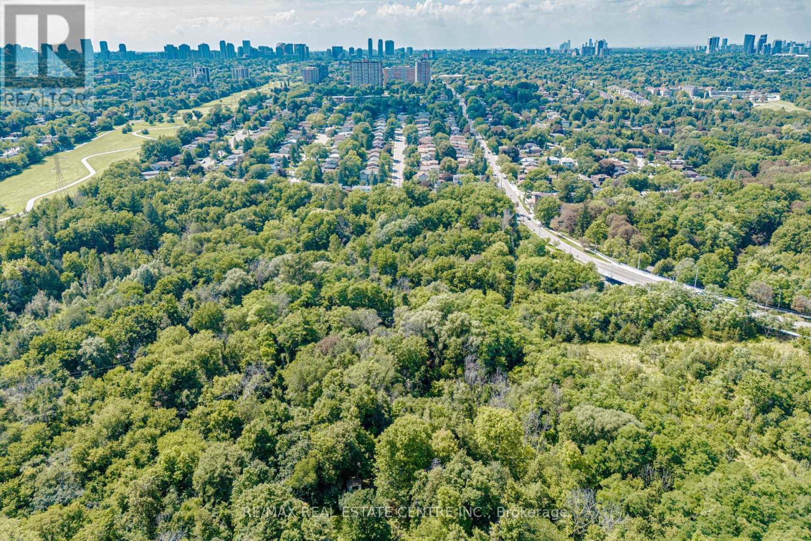 85 SNOWCREST AVENUE, Toronto, Ontario
