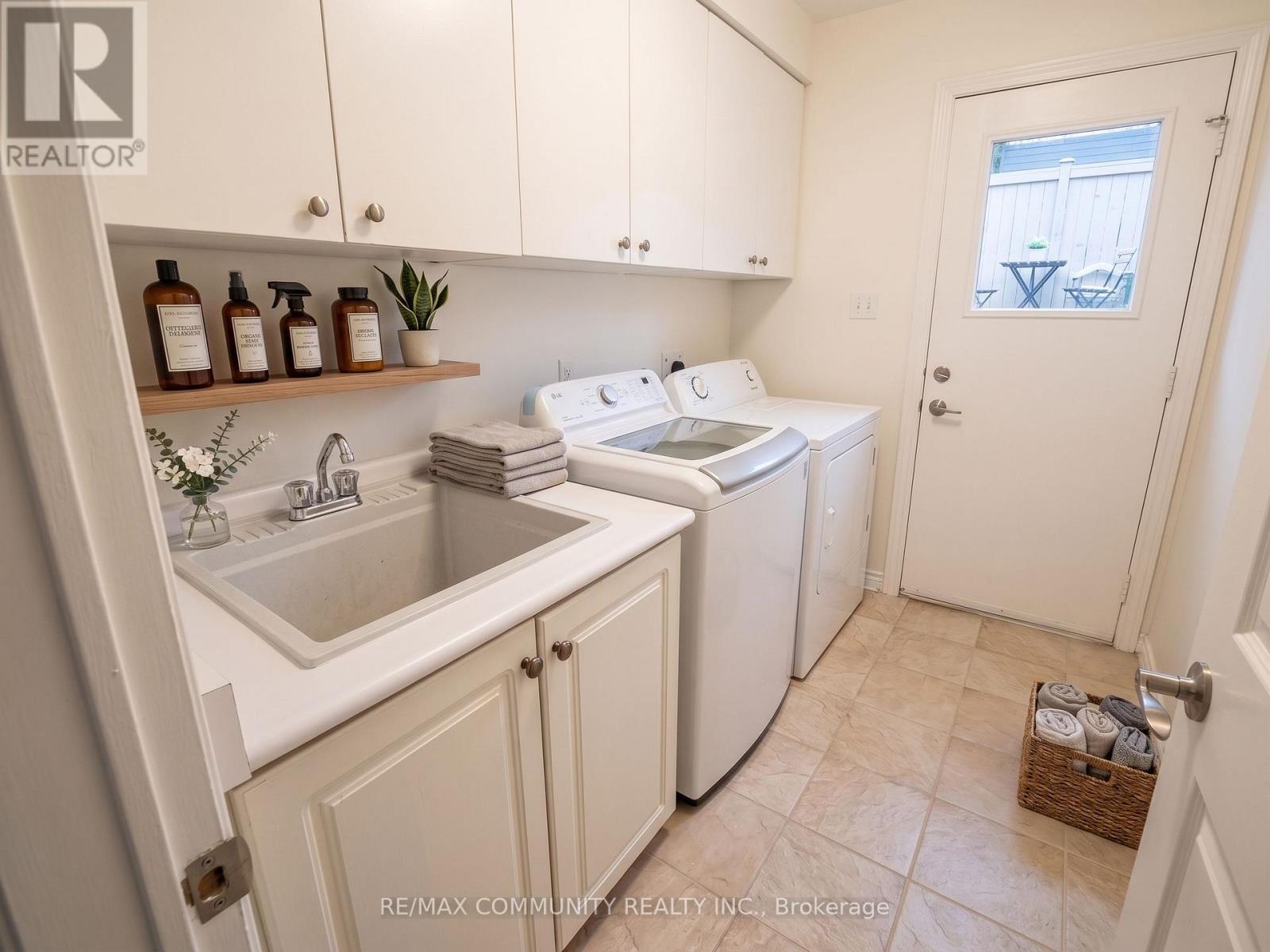 4198 Powderhorn Crescent, Mississauga, Ontario  L5L 3B9 - Photo 6 - W13717342