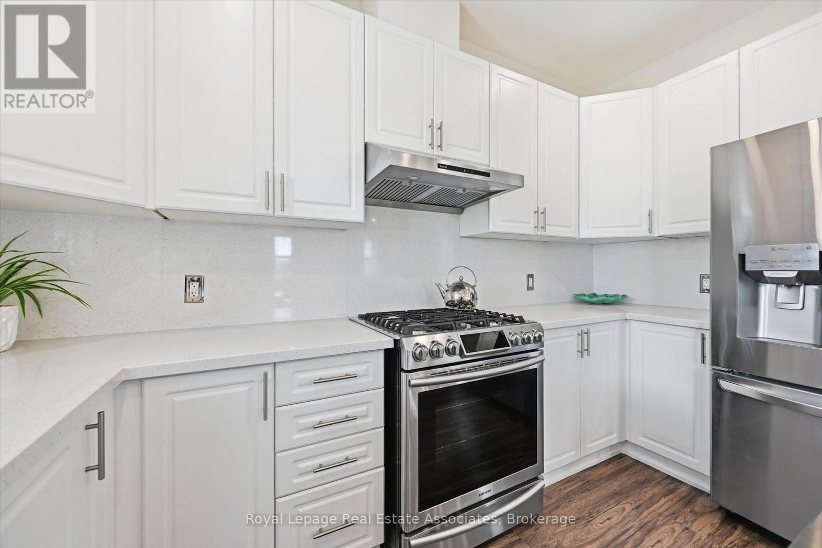1 Southshore Crescent, Hamilton, Ontario L8E 0J3 - Photo 10 - X13717672