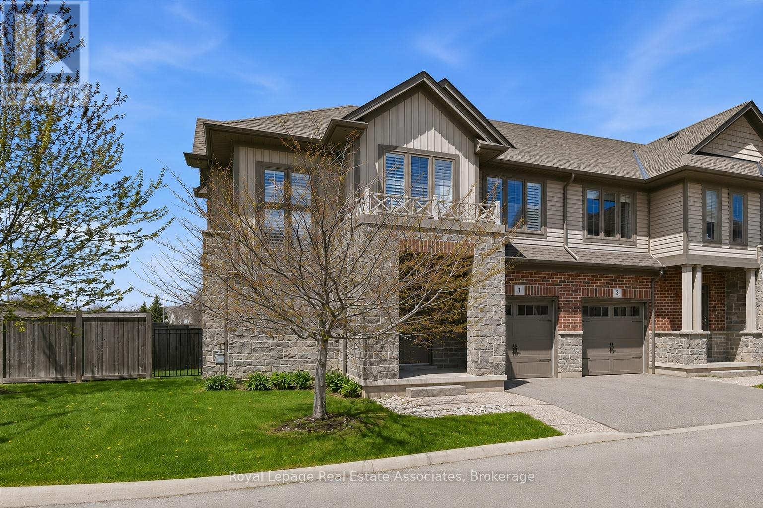 1 Southshore Crescent, Hamilton, Ontario L8E 0J3 - Photo 2 - X13717672