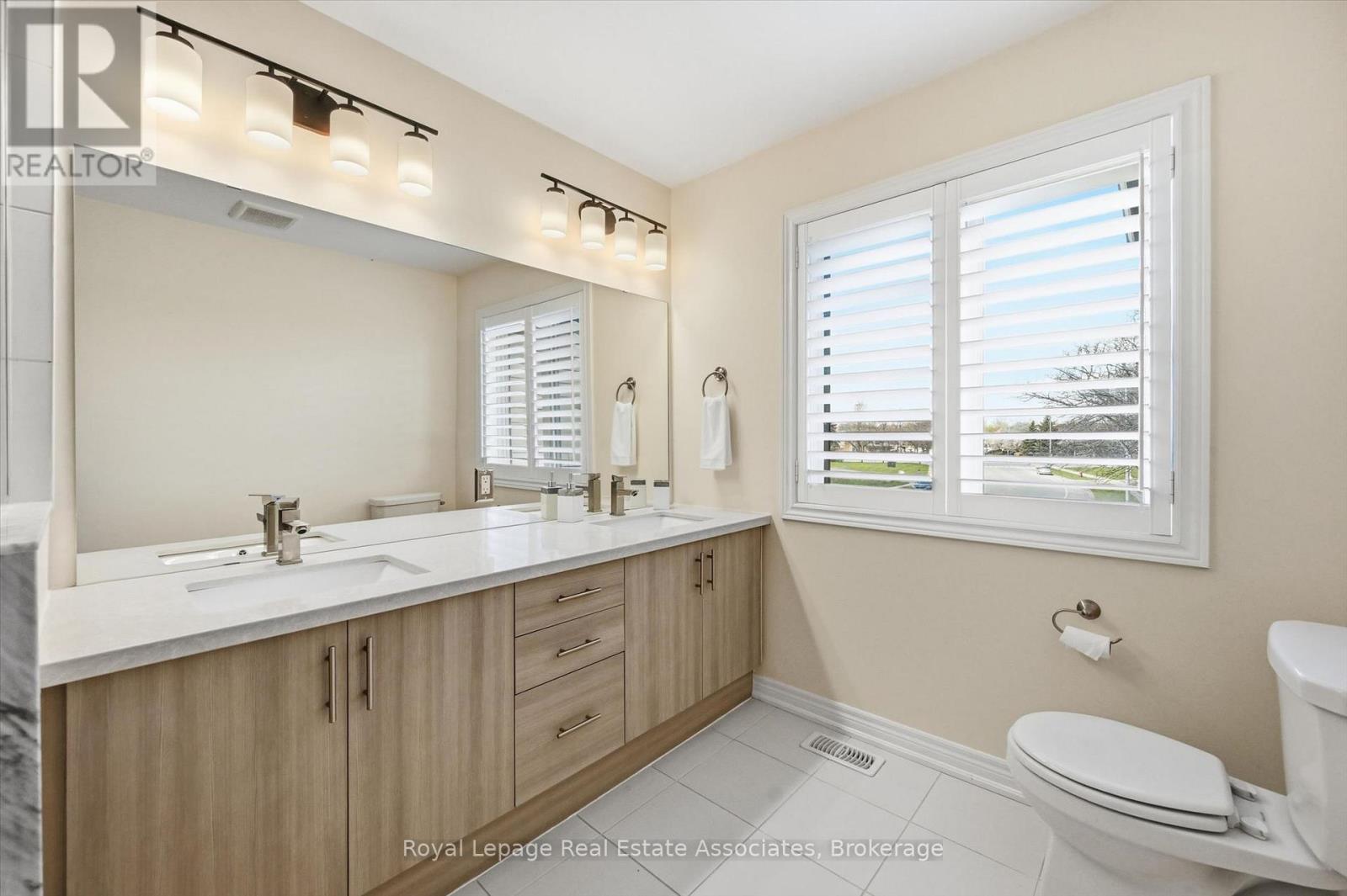 1 Southshore Crescent, Hamilton, Ontario L8E 0J3 - Photo 21 - X13717672