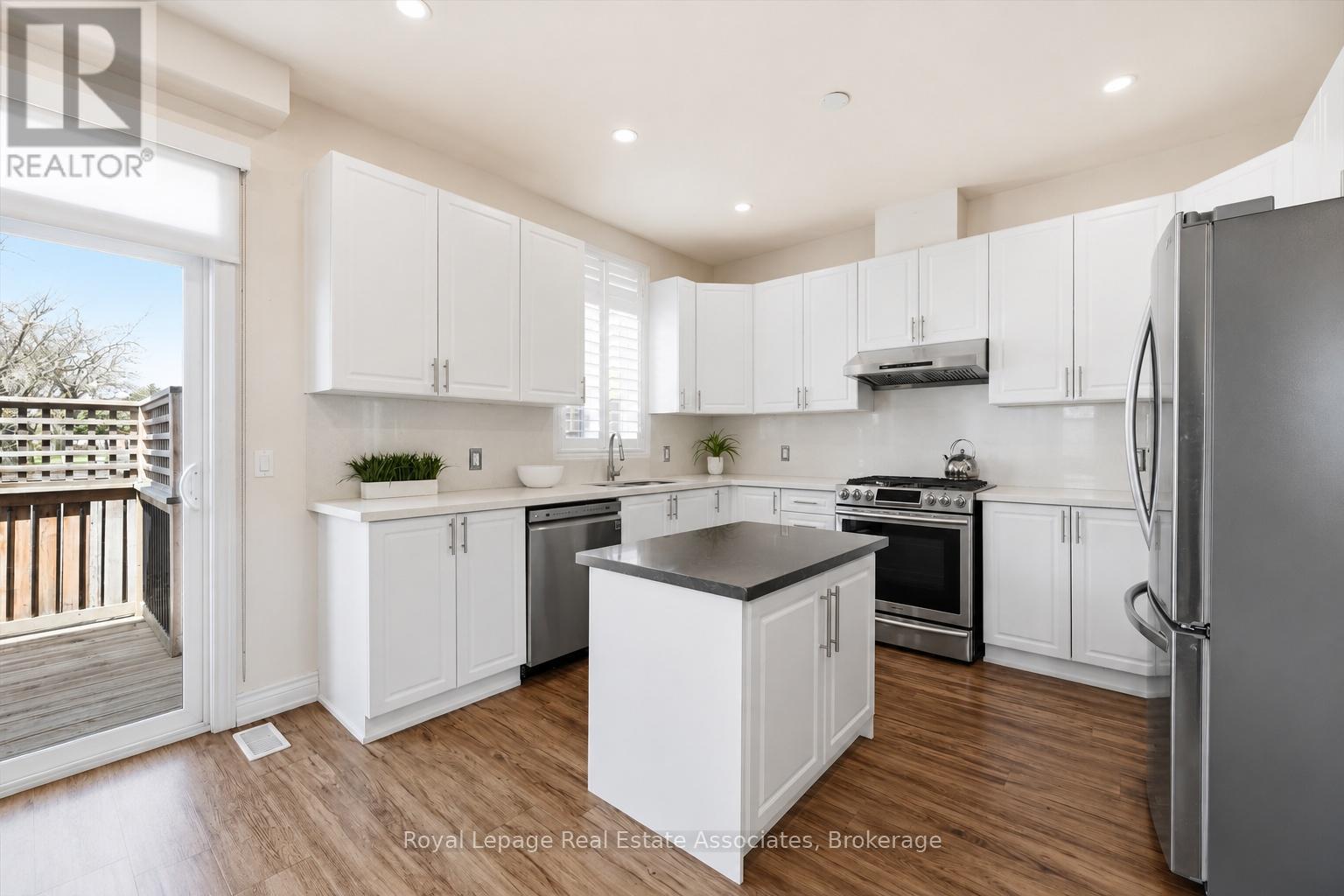 1 Southshore Crescent, Hamilton, Ontario L8E 0J3 - Photo 7 - X13717672