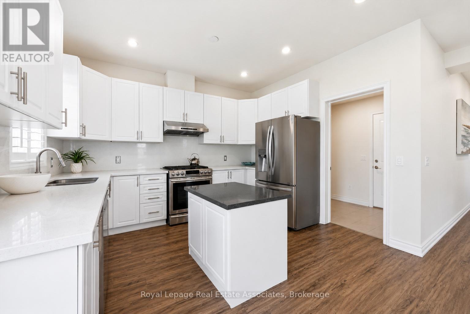 1 Southshore Crescent, Hamilton, Ontario L8E 0J3 - Photo 8 - X13717672