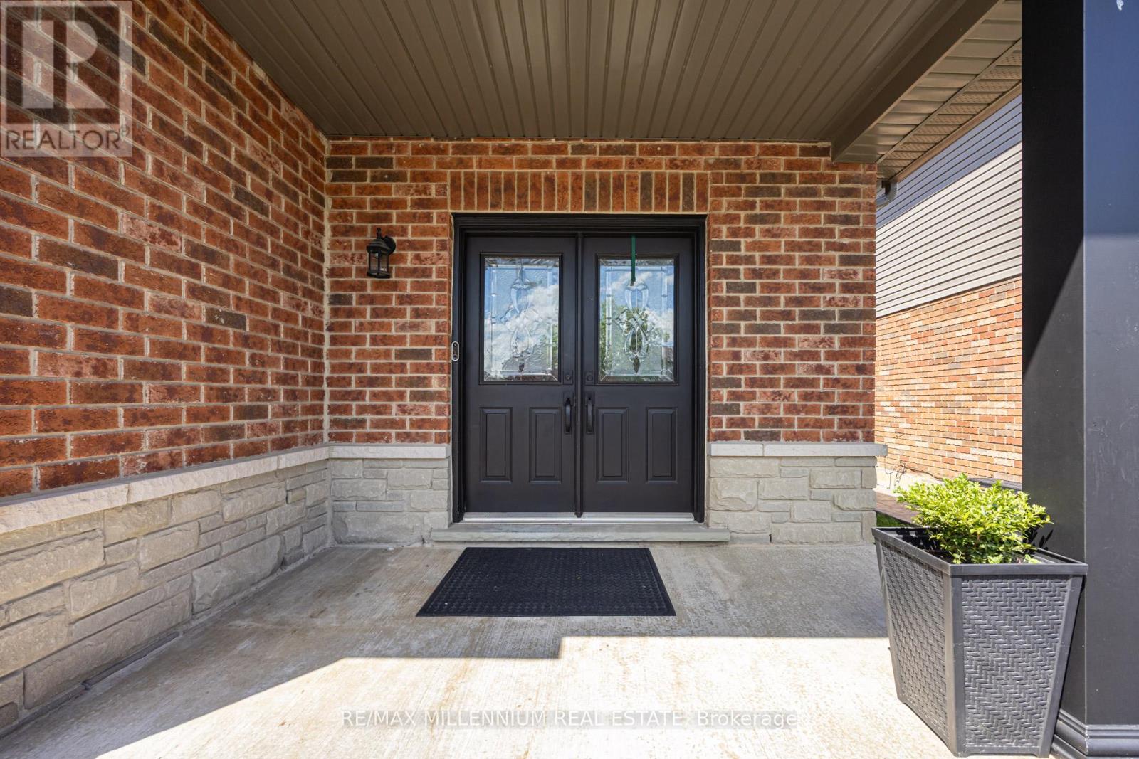 96 Windwood Drive, Hamilton, Ontario L0R 1C0 - Photo 4 - X13717740