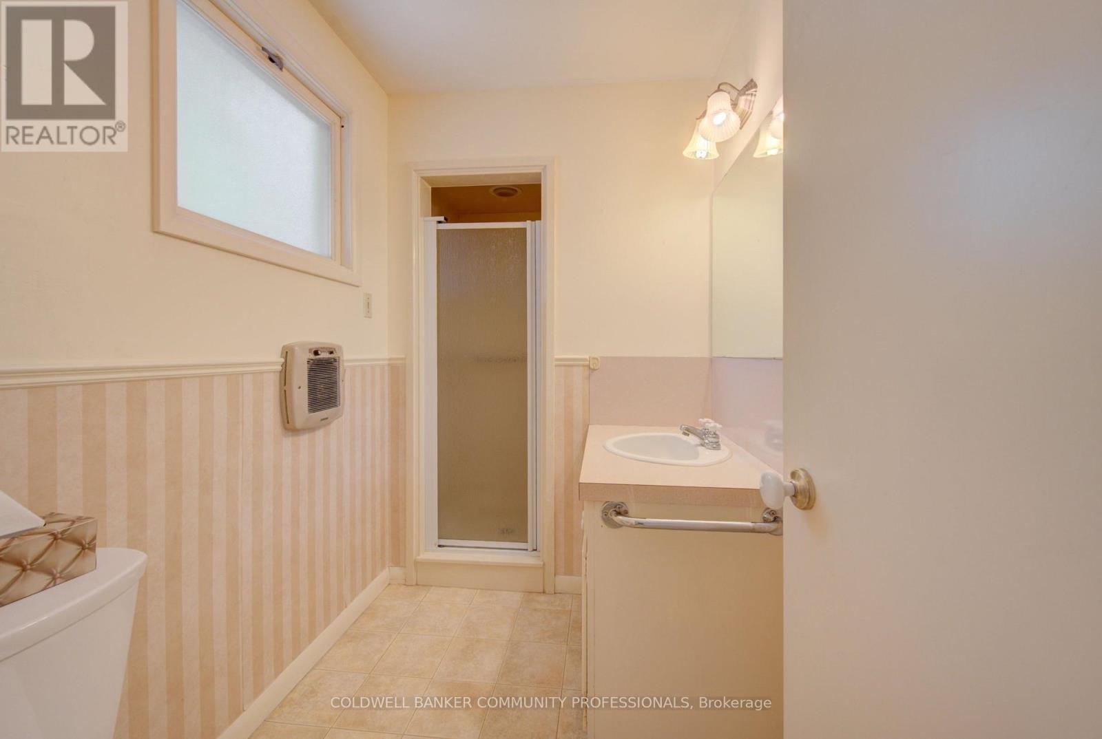 4 Mayfair Court, Hamilton, Ontario L9H 3P2 - Photo 15 - X13717164