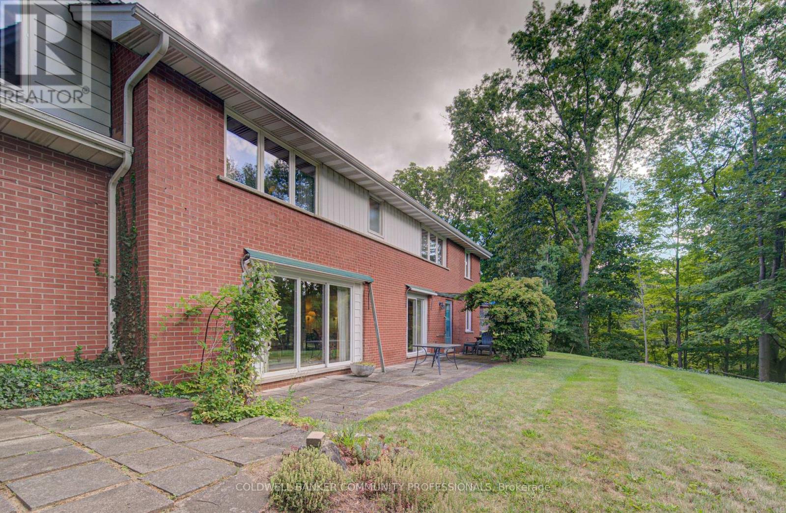 4 Mayfair Court, Hamilton, Ontario L9H 3P2 - Photo 40 - X13717164