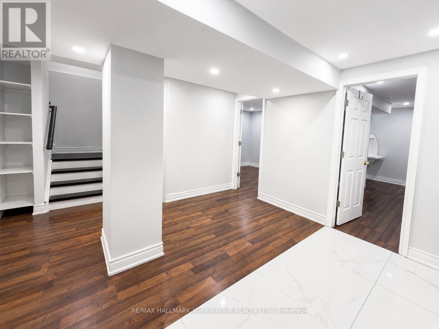 33 Deerwood Crescent, Richmond Hill, Ontario L4E 3V4 - Photo 6 - N13717324