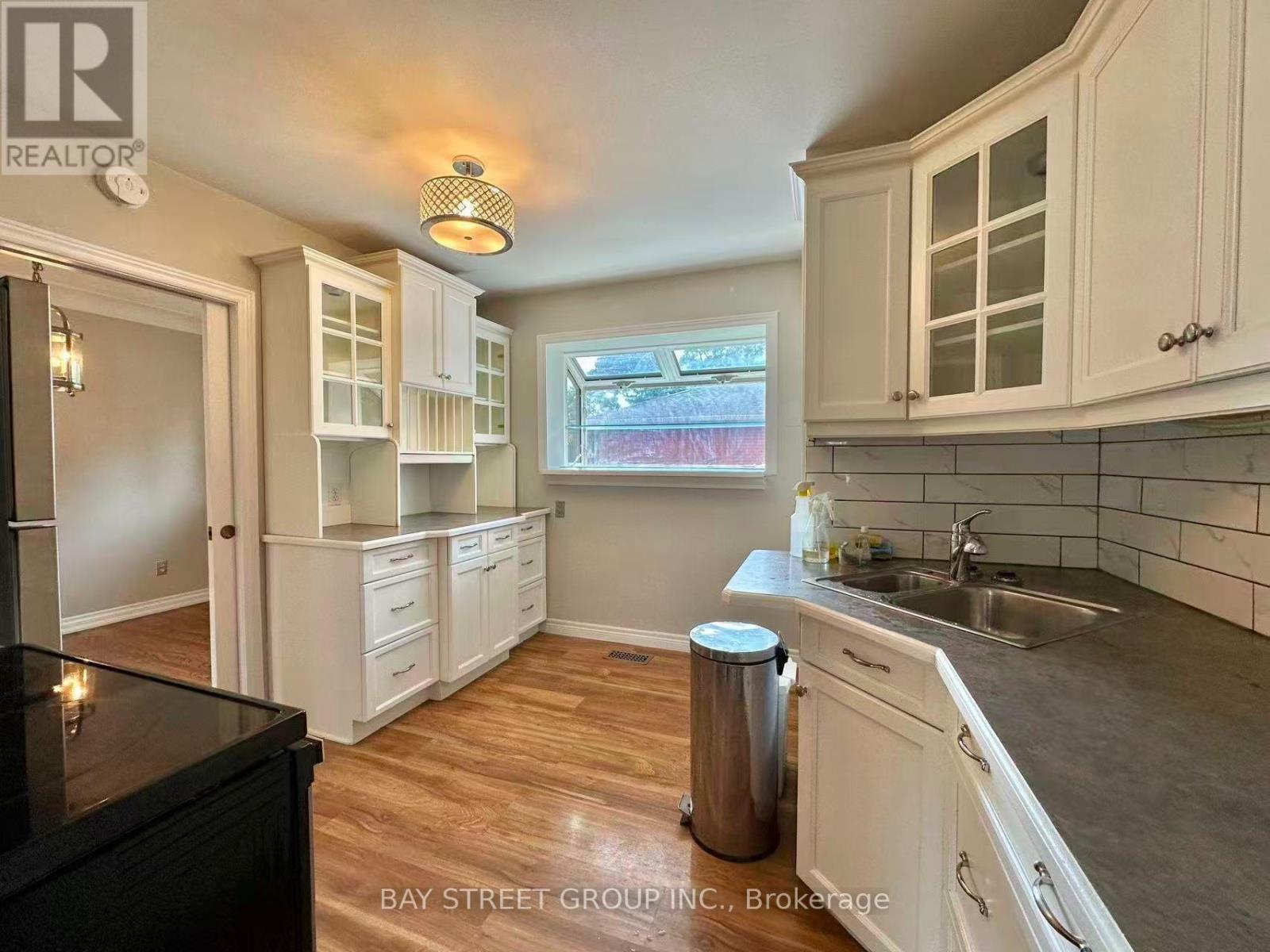 Upper - 3169 Willow Lane, Burlington, Ontario  L7N 2H9 - Photo 6 - W13611042