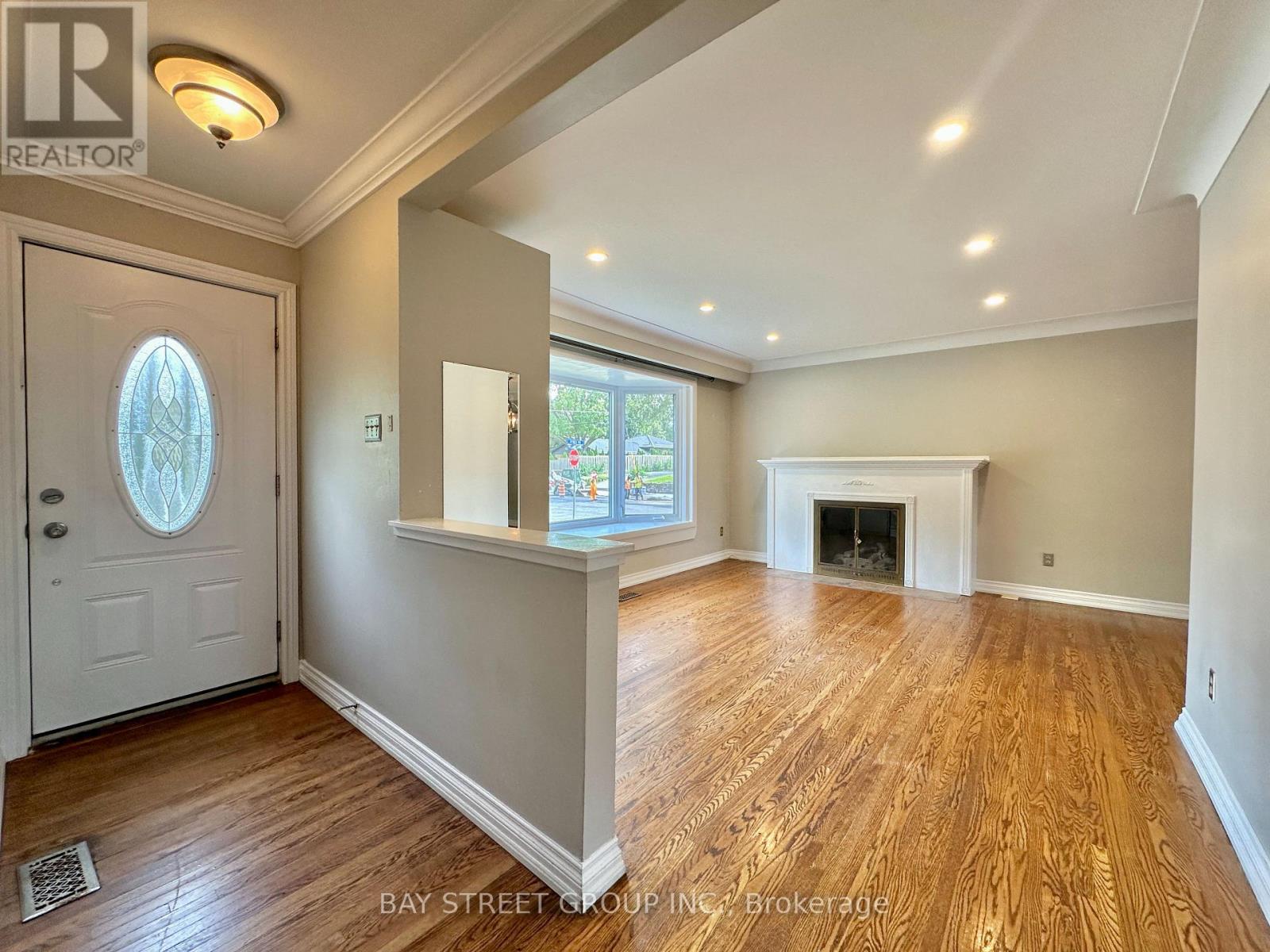 Upper - 3169 Willow Lane, Burlington, Ontario  L7N 2H9 - Photo 2 - W13611042