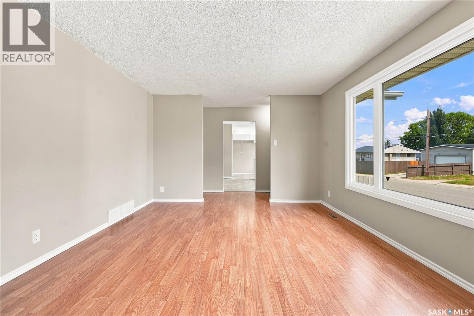 790 13th Avenue Sw, Moose Jaw, Saskatchewan  S6H 6H6 - Photo 10 - SK046758