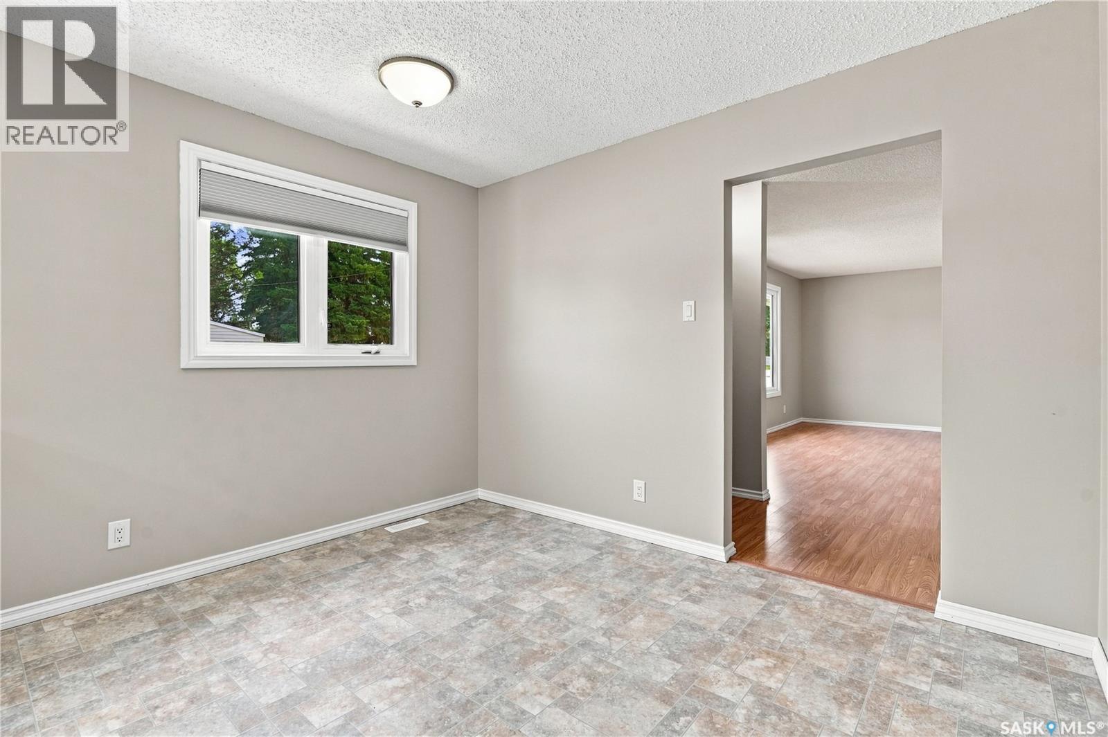 790 13th Avenue Sw, Moose Jaw, Saskatchewan  S6H 6H6 - Photo 13 - SK046758