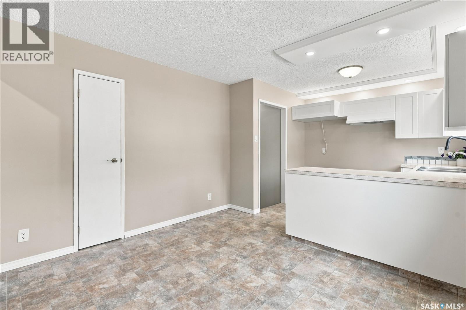 790 13th Avenue Sw, Moose Jaw, Saskatchewan  S6H 6H6 - Photo 14 - SK046758