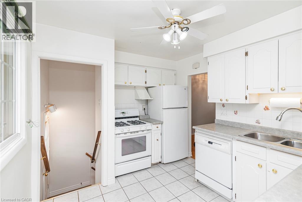 37 Lorne Avenue, Grimsby, Ontario  L3M 2H8 - Photo 14 - 40856562
