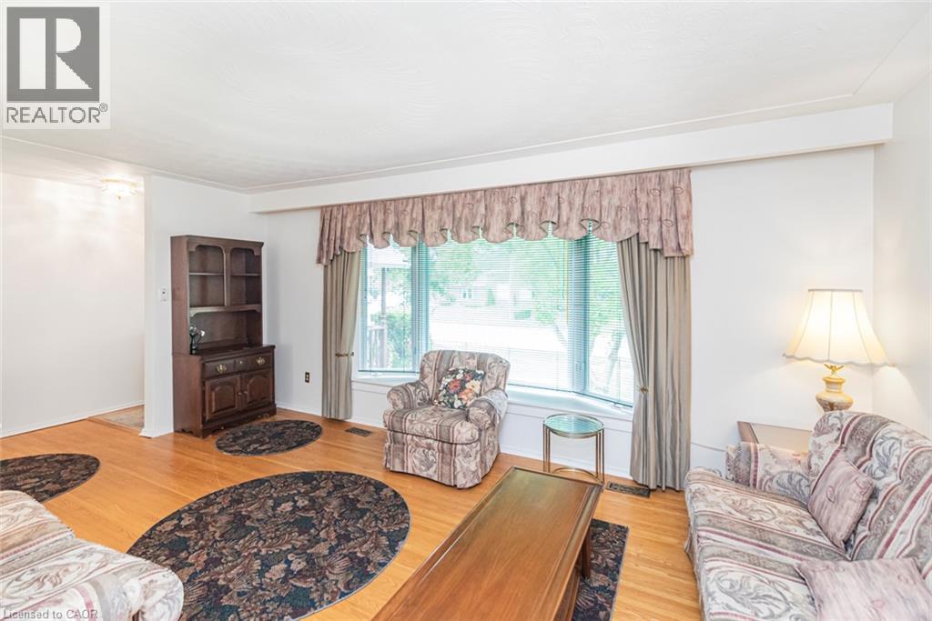 37 Lorne Avenue, Grimsby, Ontario  L3M 2H8 - Photo 9 - 40856562