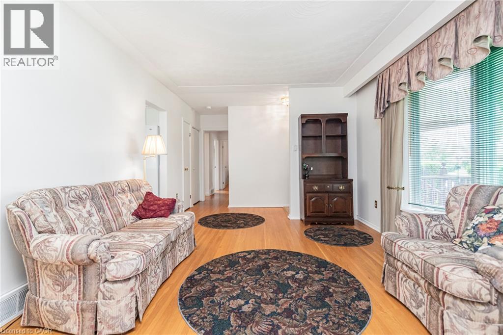 37 Lorne Avenue, Grimsby, Ontario  L3M 2H8 - Photo 8 - 40856562