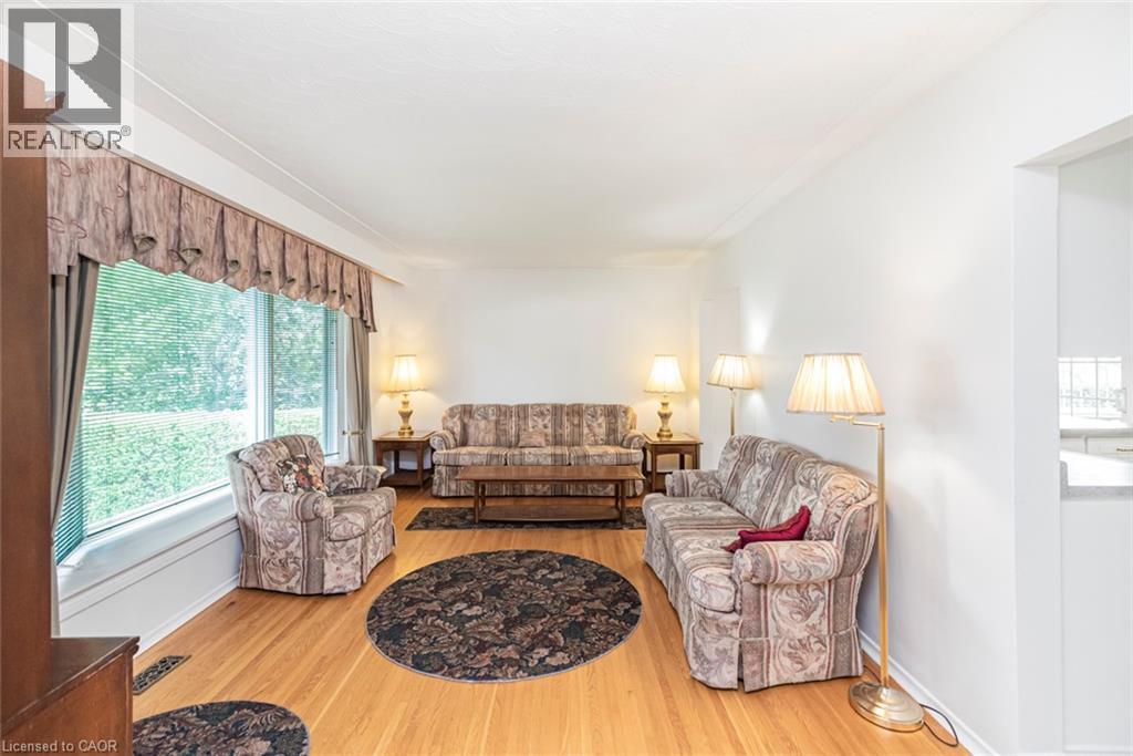 37 Lorne Avenue, Grimsby, Ontario  L3M 2H8 - Photo 7 - 40856562