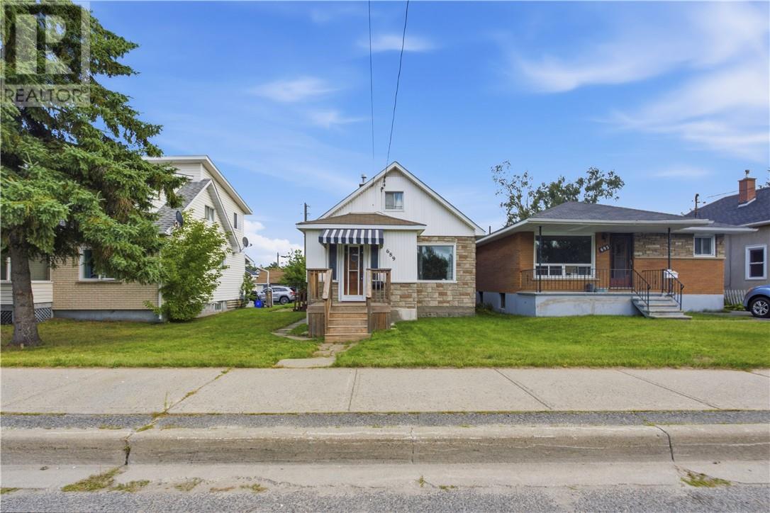 689 Ontario Street, Sudbury, Ontario  P3E 4K8 - Photo 3 - 2130016