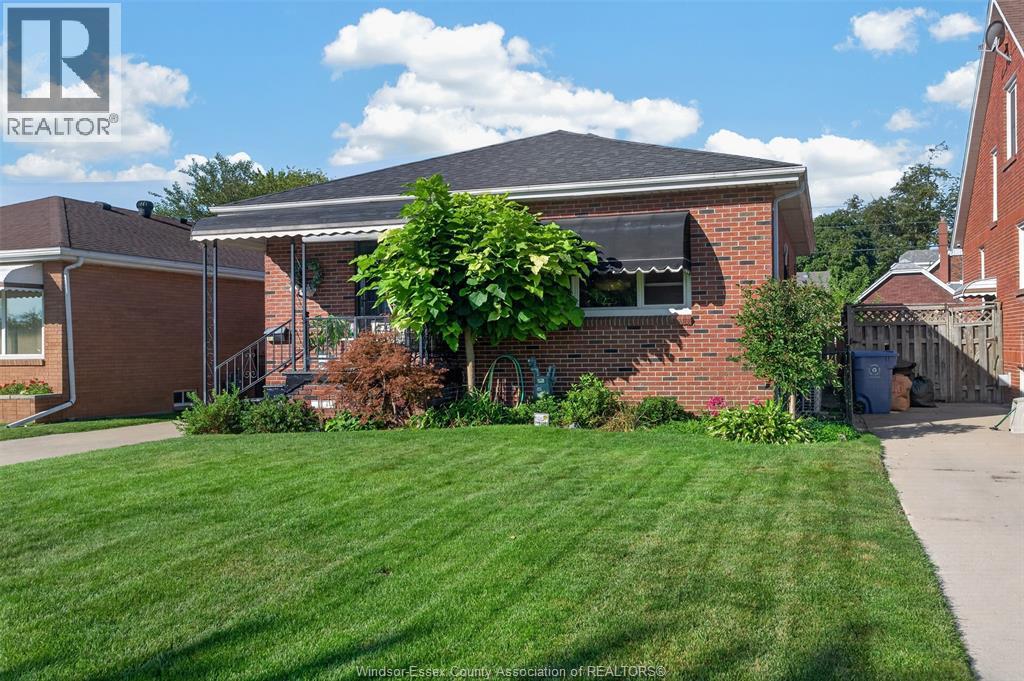 1859 Chandler, Windsor, Ontario  N8W 4A2 - Photo 3 - 26020820