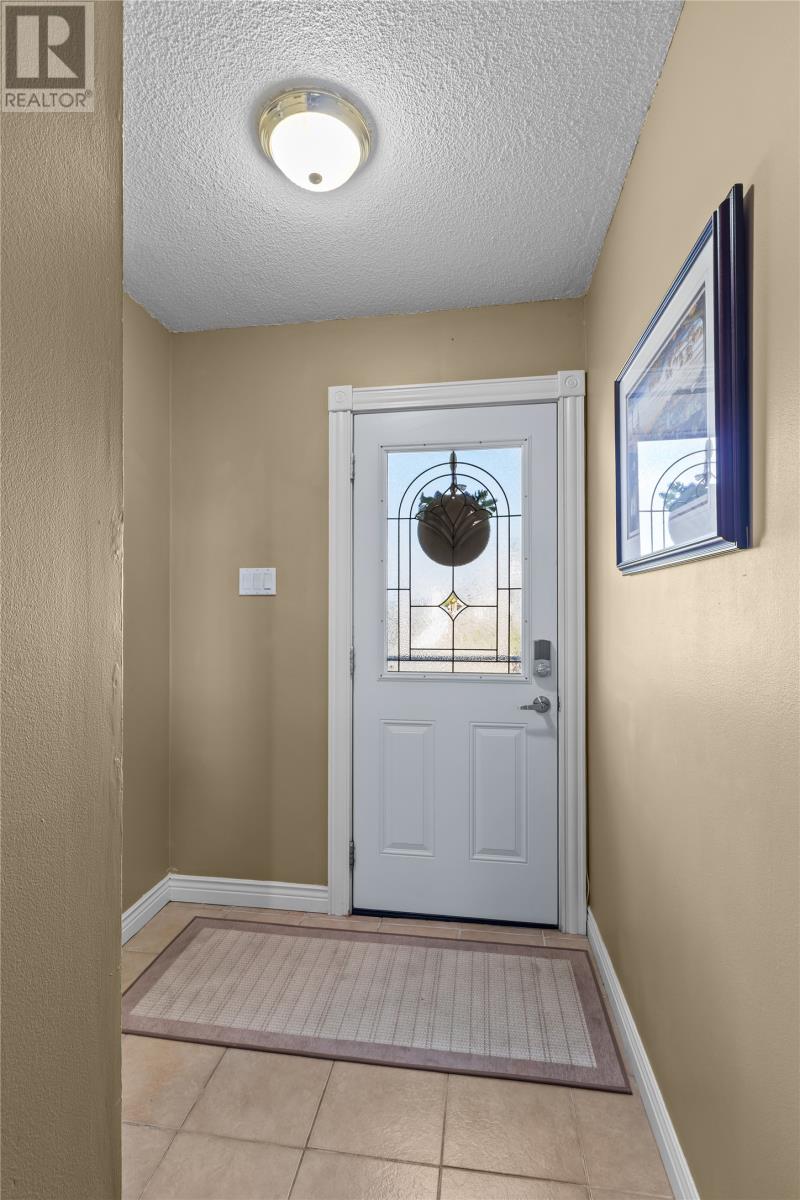 137 Farrell Drive, Mount Pearl, Newfoundland & Labrador  A1N 3G4 - Photo 3 - 1302382