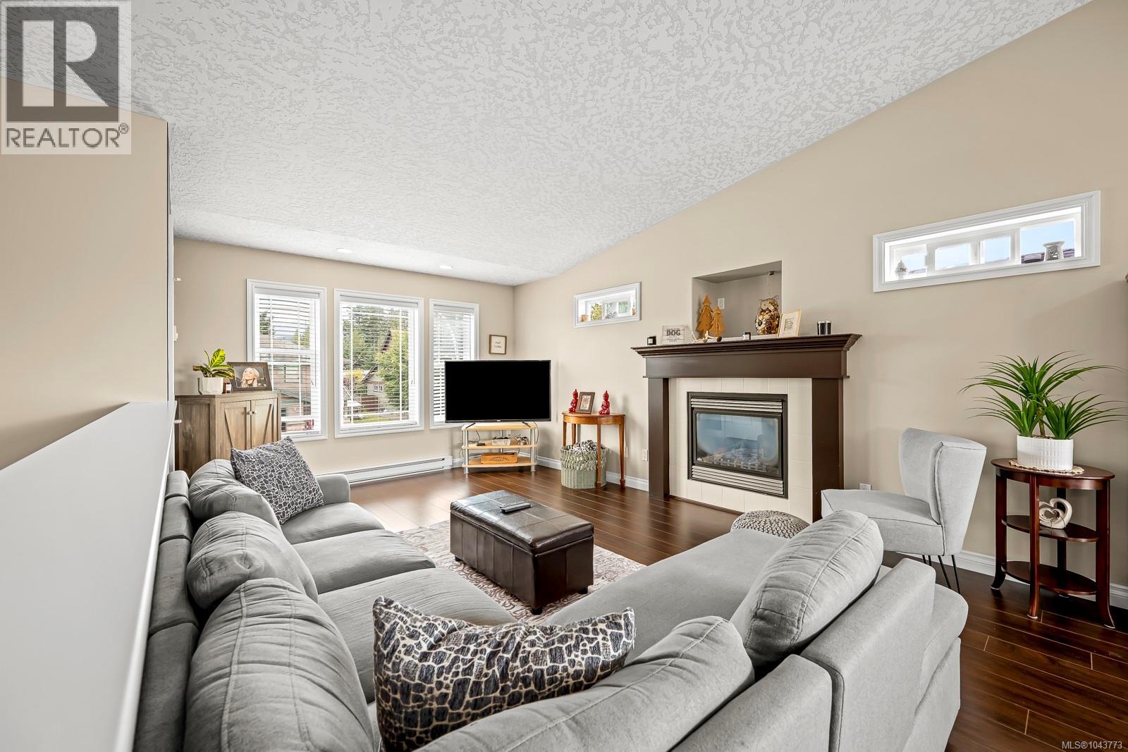 2668 Grizedale Ave, Cumberland, British Columbia V0R 1S0 - Photo 34 - 1043773