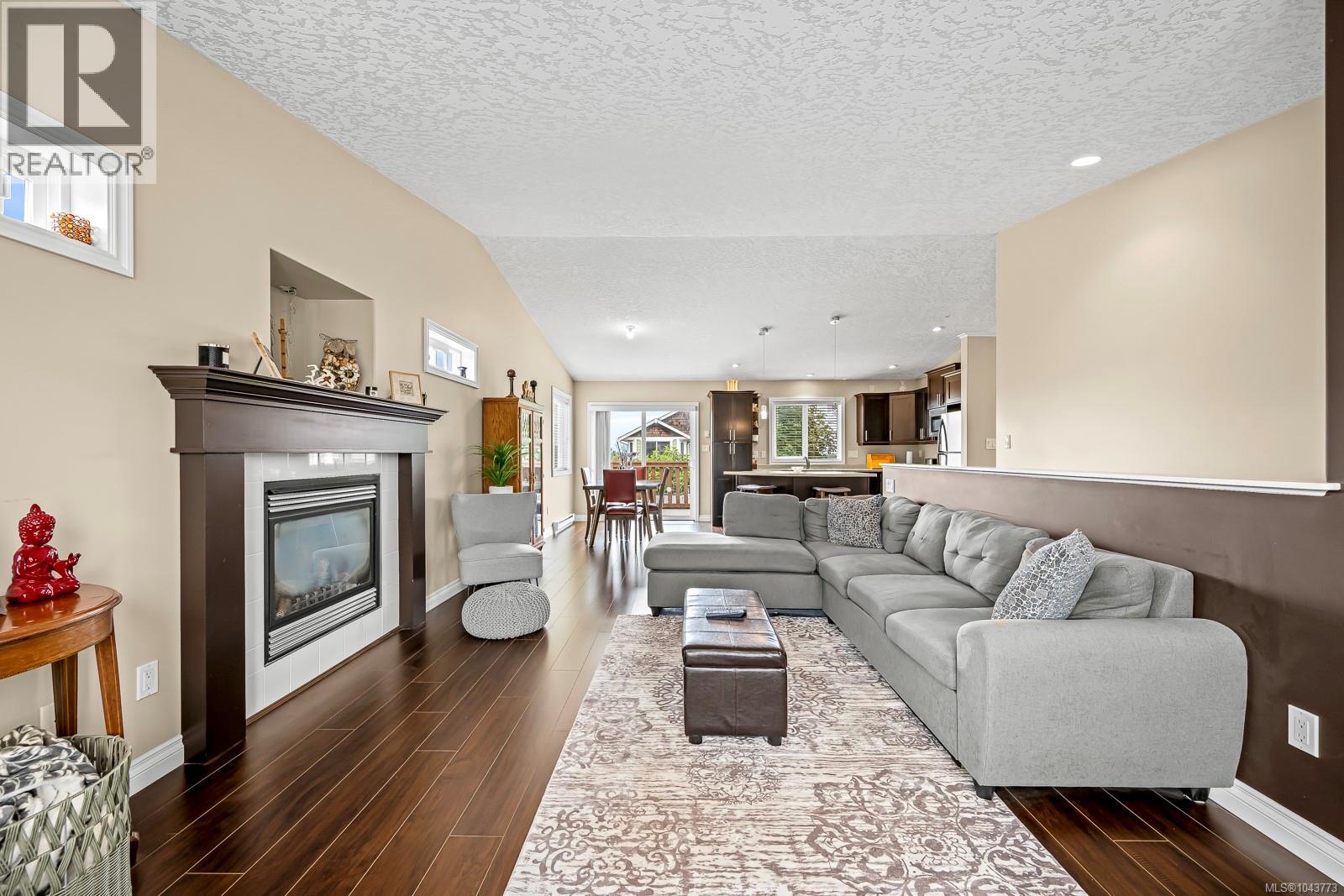 2668 Grizedale Ave, Cumberland, British Columbia V0R 1S0 - Photo 35 - 1043773