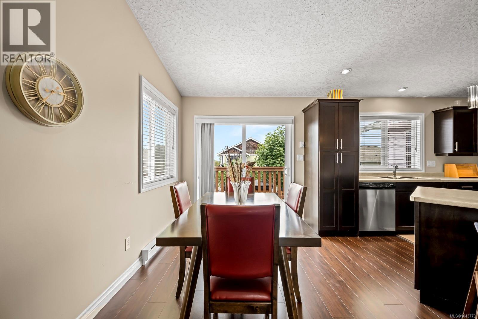 2668 Grizedale Ave, Cumberland, British Columbia V0R 1S0 - Photo 32 - 1043773