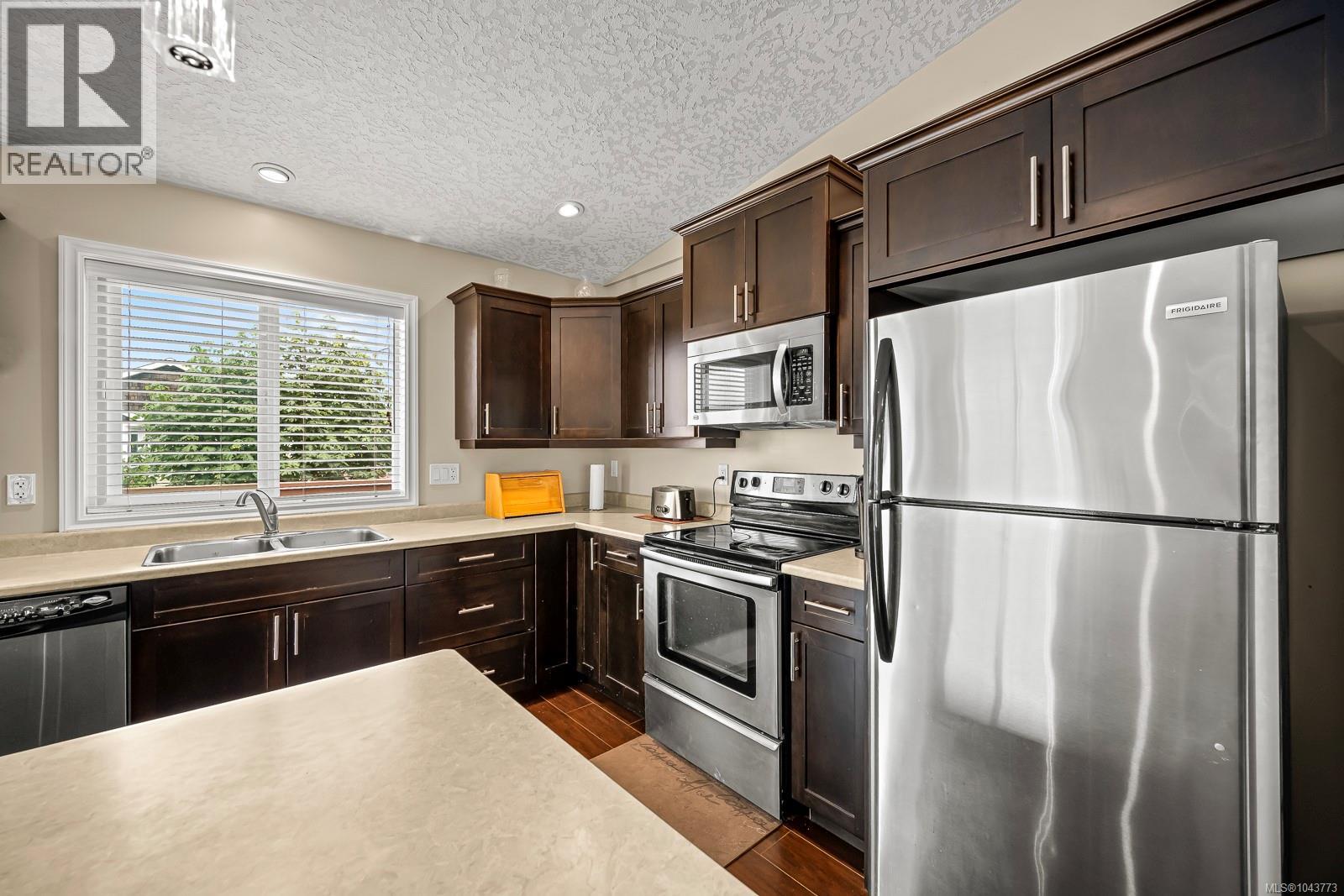 2668 Grizedale Ave, Cumberland, British Columbia V0R 1S0 - Photo 22 - 1043773