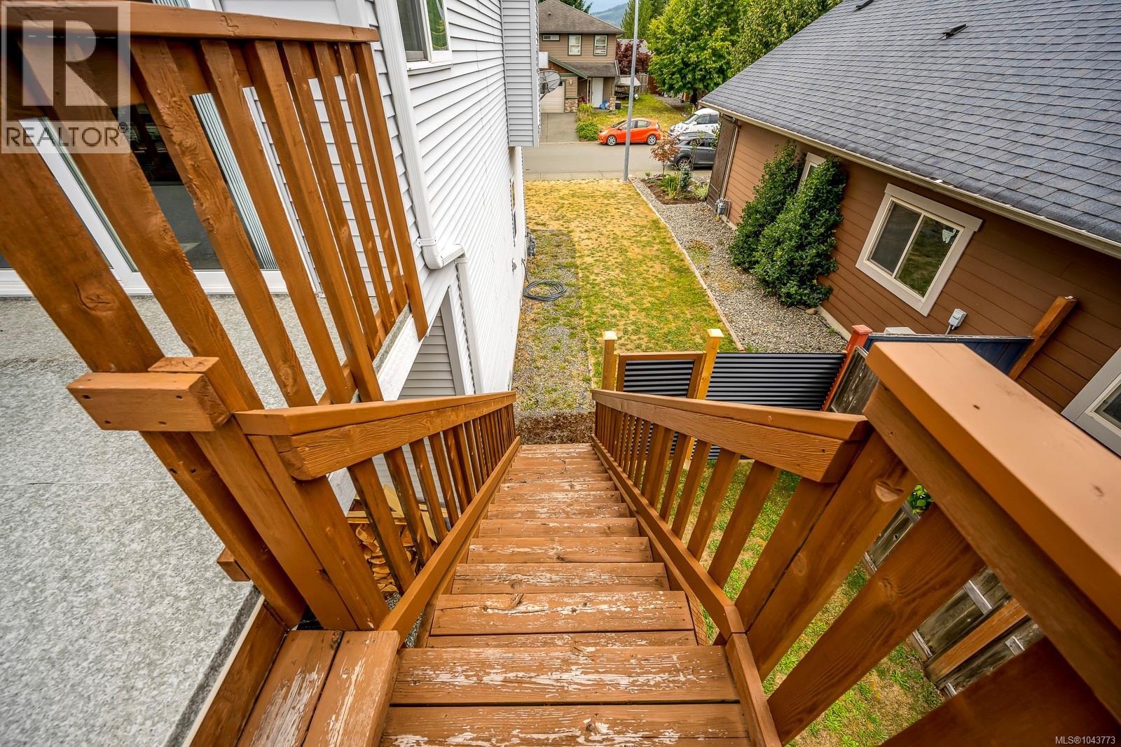 2668 Grizedale Ave, Cumberland, British Columbia V0R 1S0 - Photo 11 - 1043773