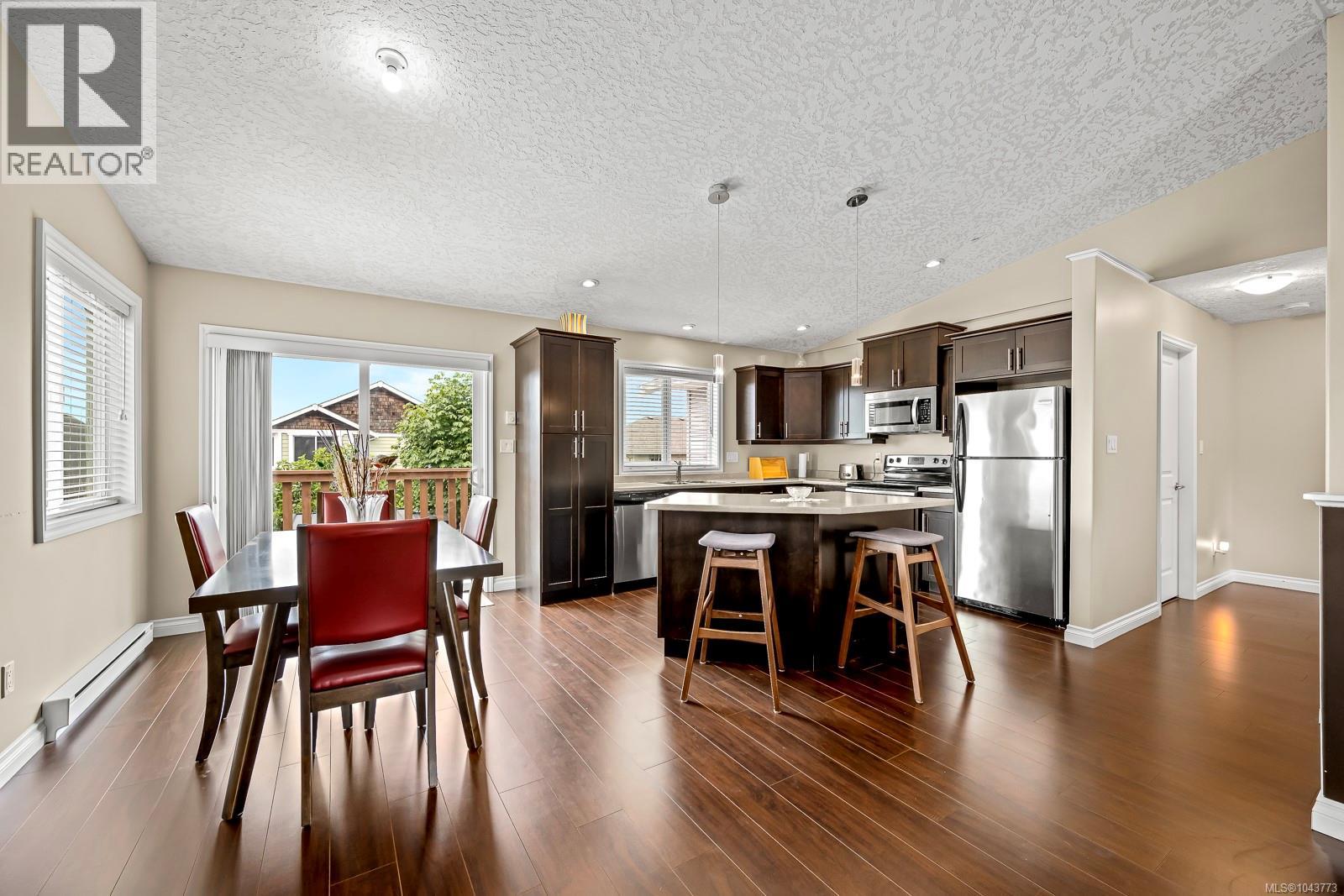 2668 Grizedale Ave, Cumberland, British Columbia V0R 1S0 - Photo 29 - 1043773