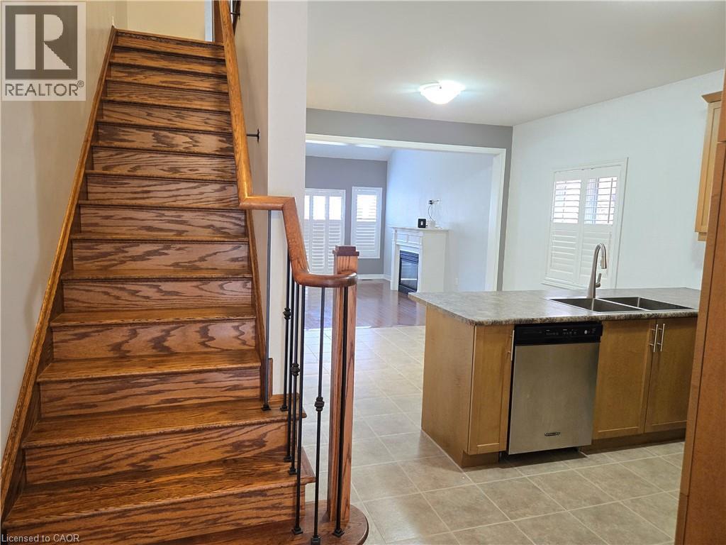 736 Ferguson Drive, Milton, Ontario  L9T 7C7 - Photo 4 - 40858753