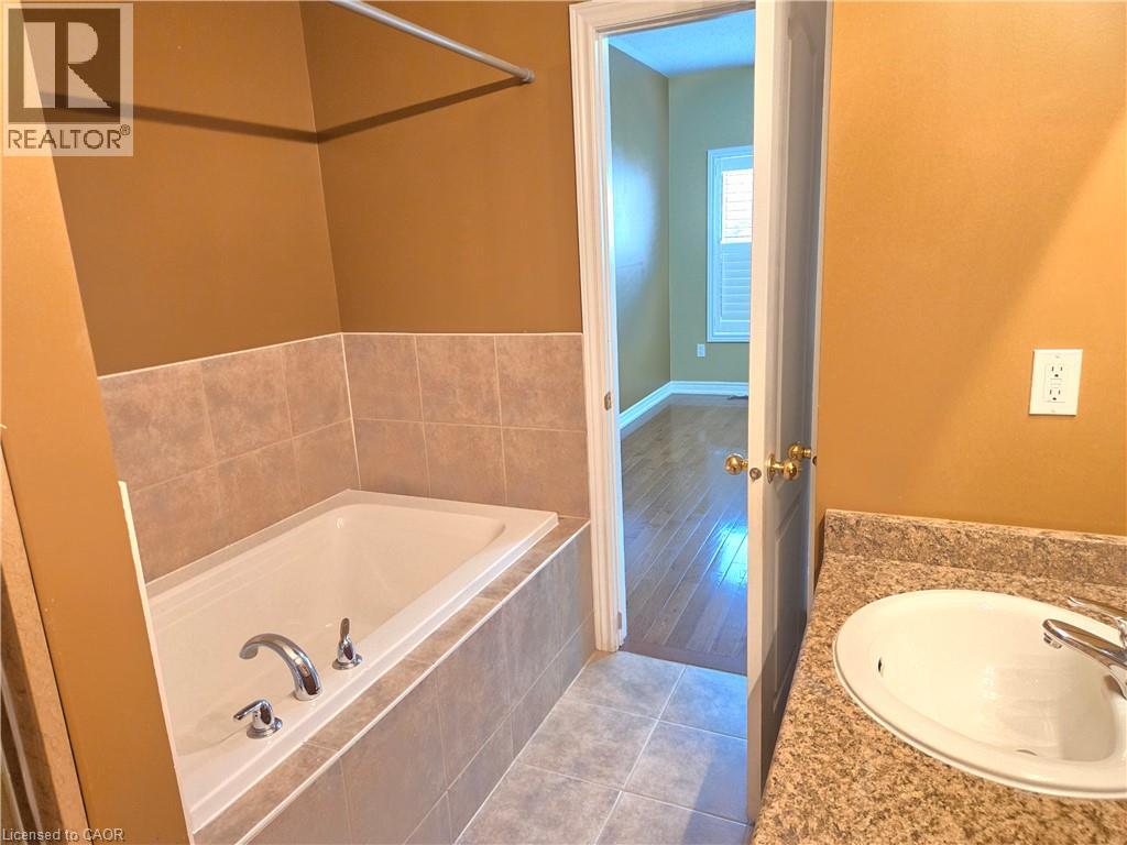 736 Ferguson Drive, Milton, Ontario  L9T 7C7 - Photo 13 - 40858753