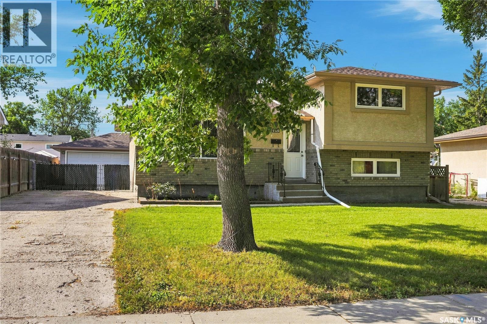 145 Dalgliesh Drive, Regina, Saskatchewan  S4R 5T1 - Photo 2 - SK046590