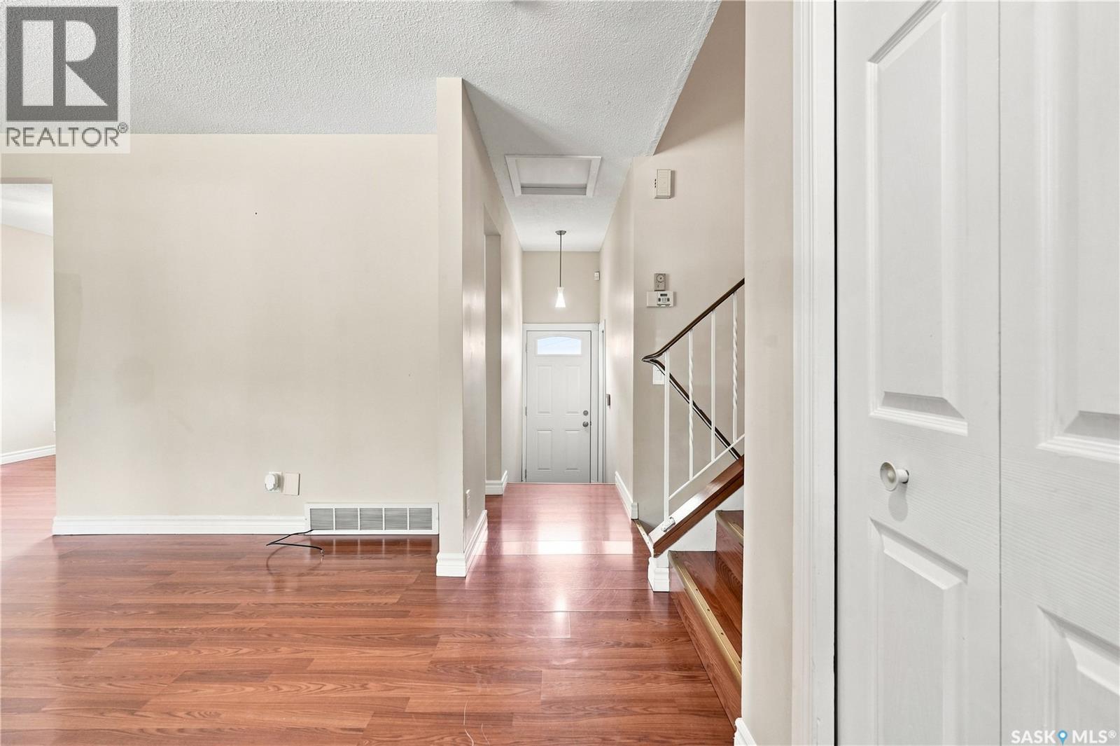 145 Dalgliesh Drive, Regina, Saskatchewan  S4R 5T1 - Photo 4 - SK046590
