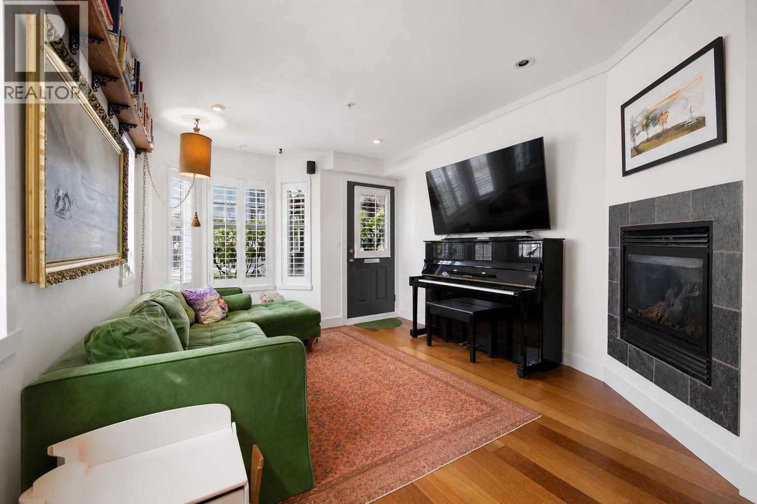 6 1642 E Georgia Street, Vancouver, British Columbia  V5L 2B2 - Photo 3 - R3148425