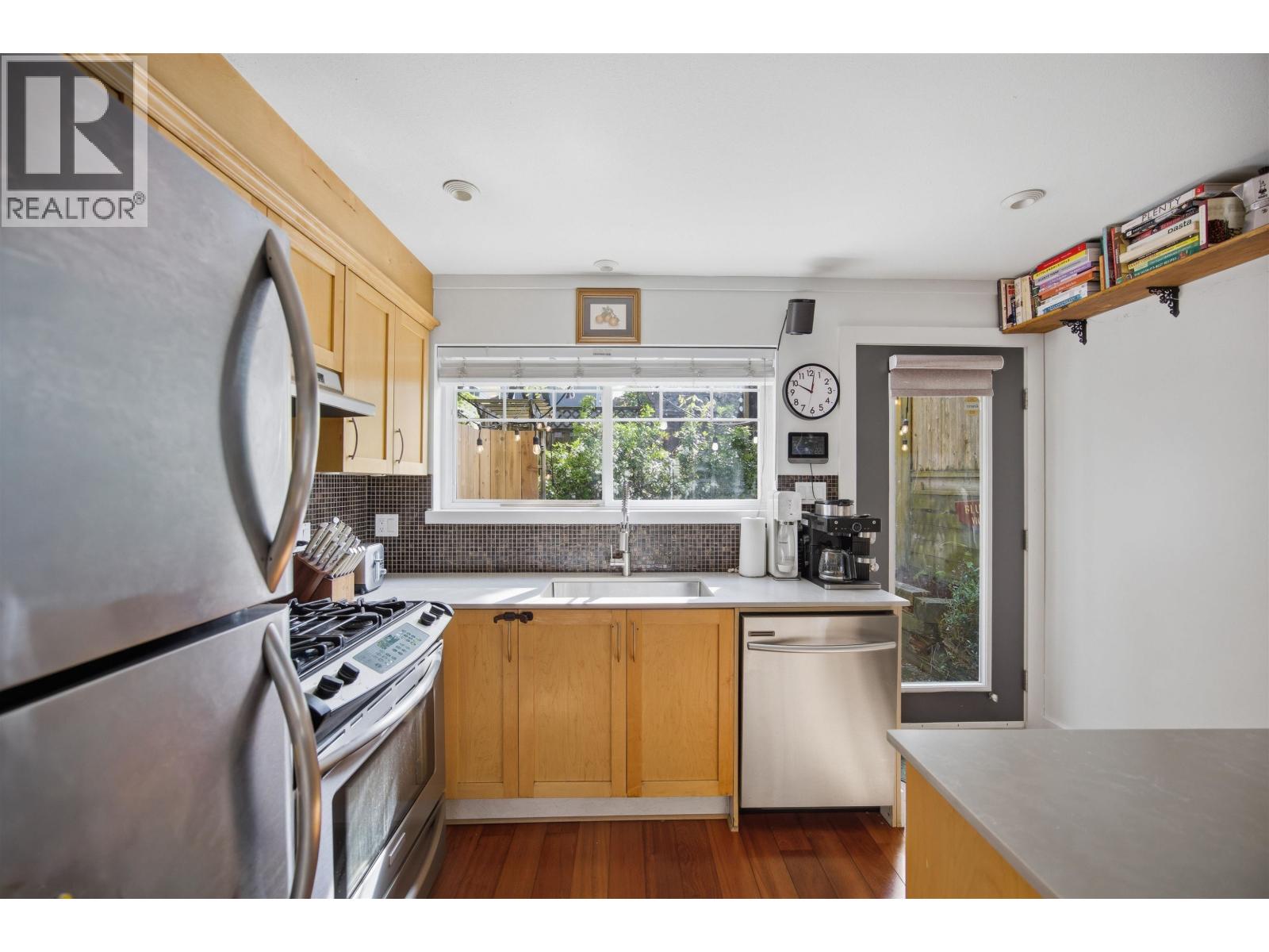 6 1642 E Georgia Street, Vancouver, British Columbia  V5L 2B2 - Photo 6 - R3148425