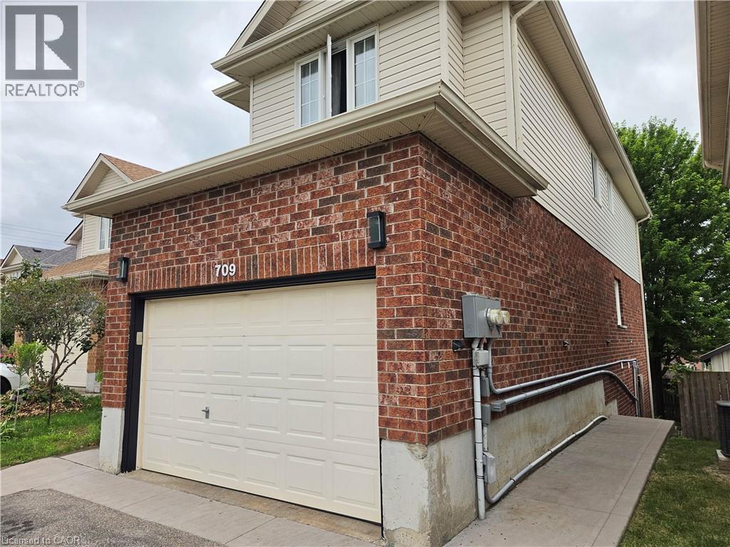 709 Windflower Crescent, Kitchener, Ontario  N2E 4B3 - Photo 3 - 40844152