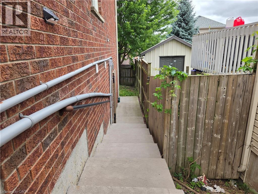 709 Windflower Crescent, Kitchener, Ontario  N2E 4B3 - Photo 5 - 40844152