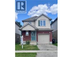 452 BEAUMONT Crescent, Kitchener, Ontario